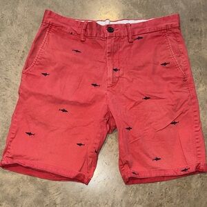 Old Navy Men's Ultimate Slim Shark Print Chino Shorts - Size 32